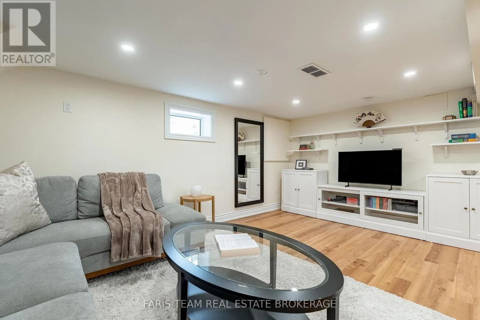 107 WILLOW LANE