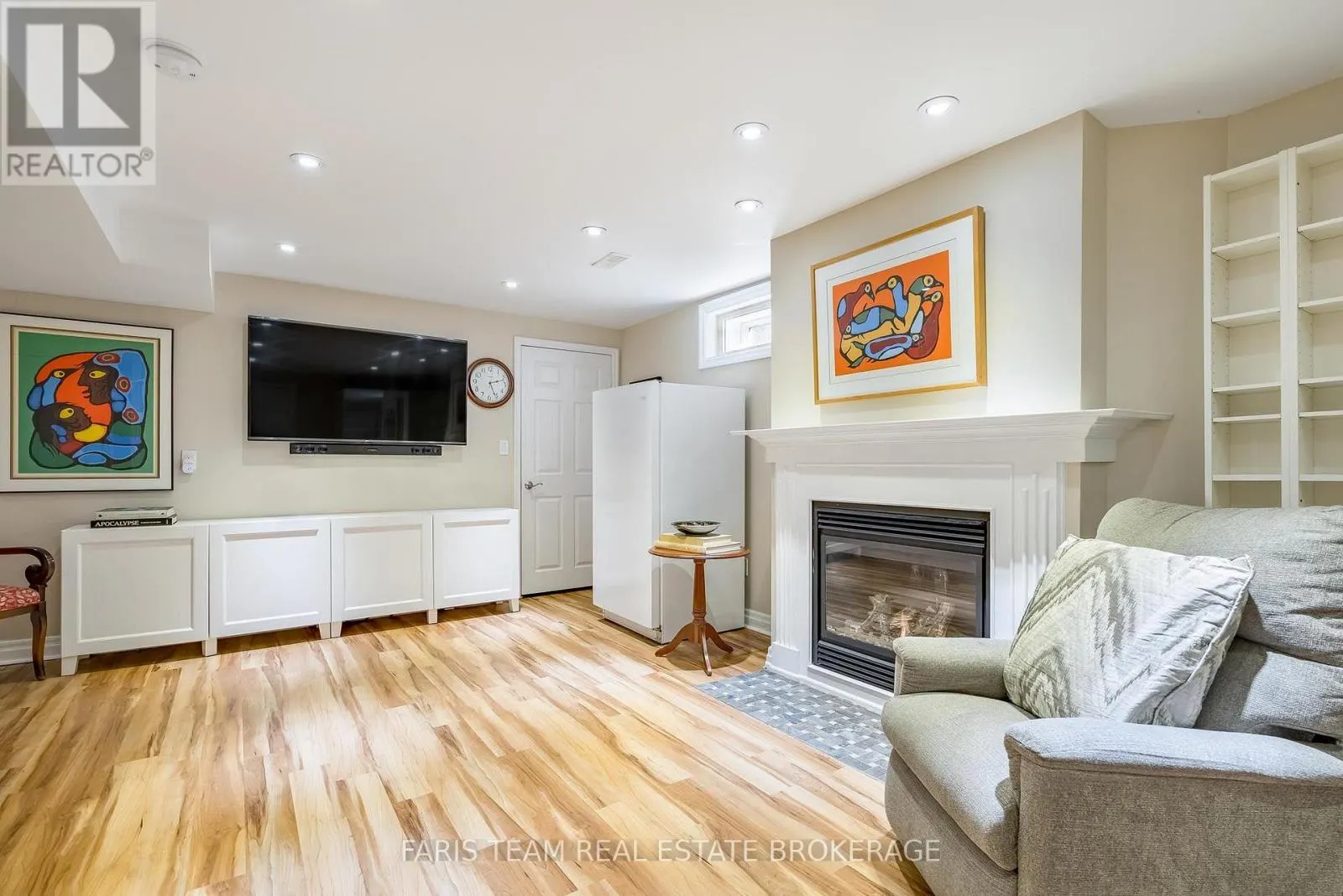 46 MOORCREST DRIVE