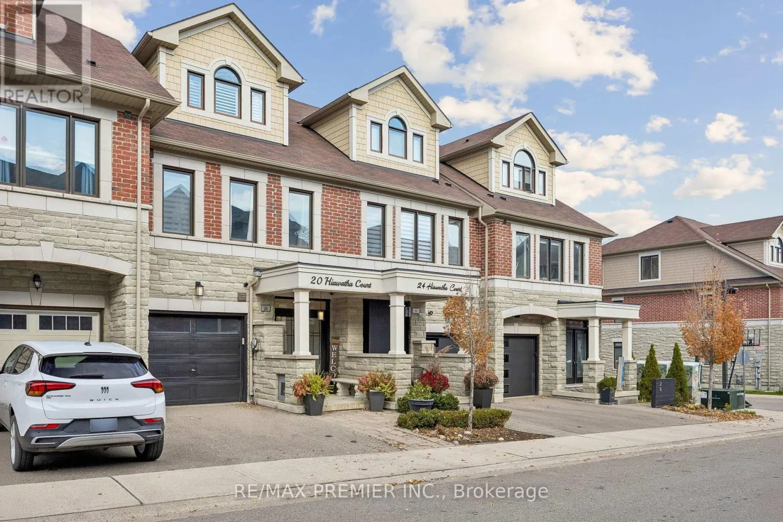 20 HIAWATHA COURT