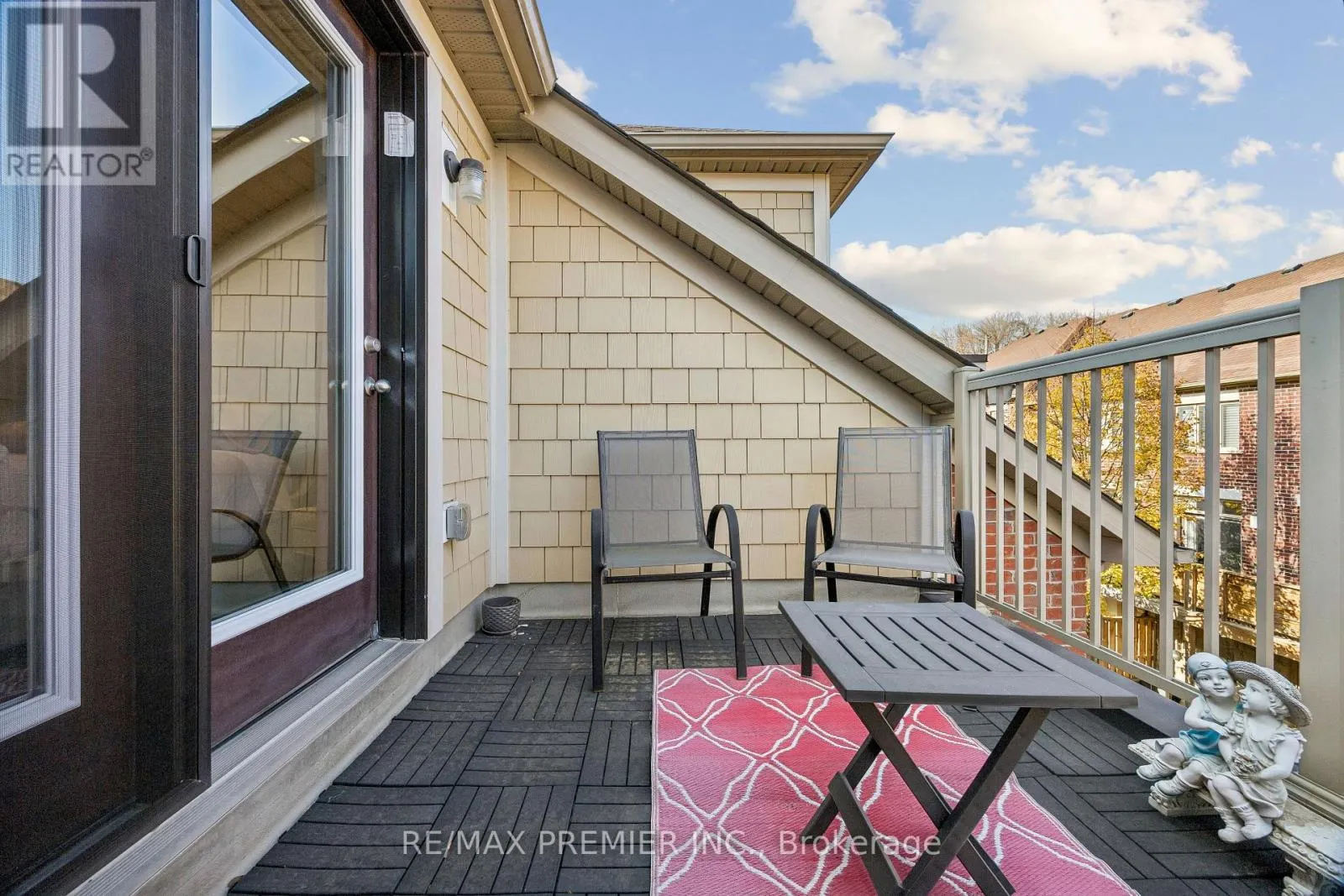 20 HIAWATHA COURT