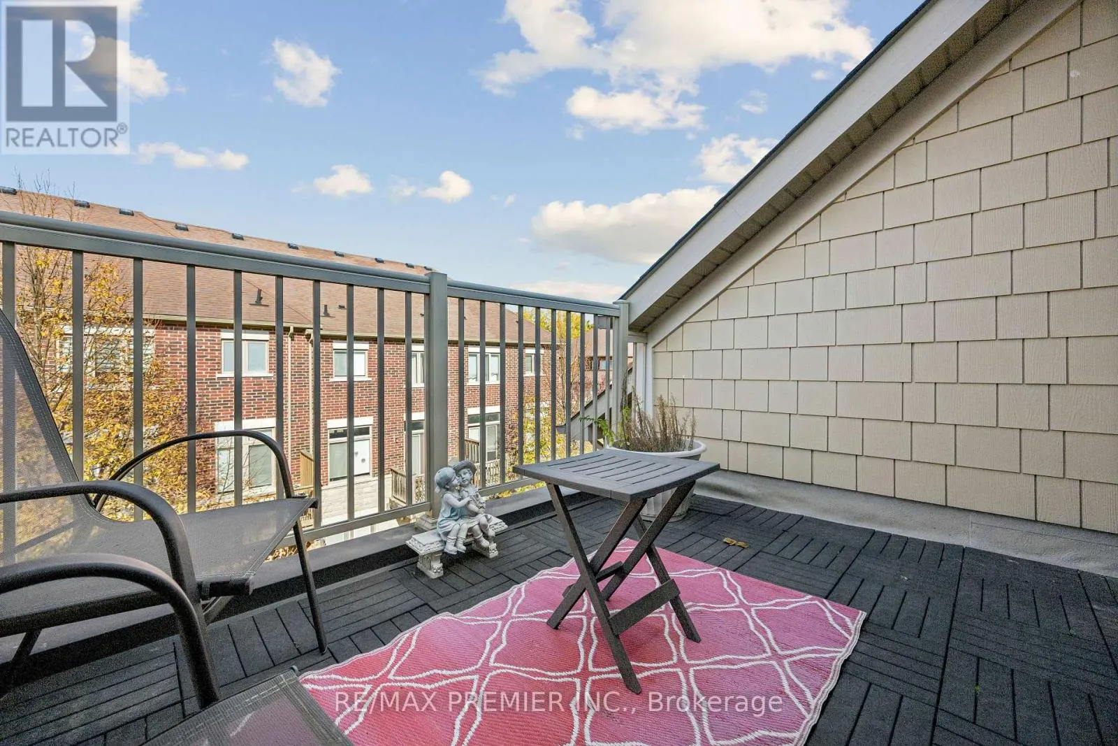 20 HIAWATHA COURT