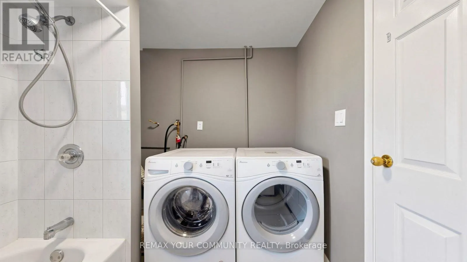 UNITS 6132 - 6140-6132 MAIN STREET N