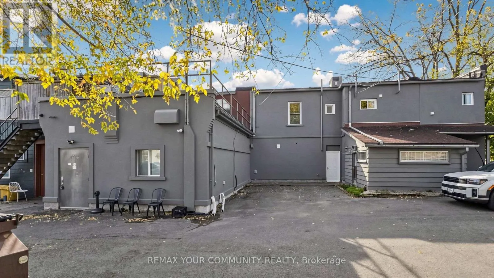 UNITS 6132 - 6140-6132 MAIN STREET N