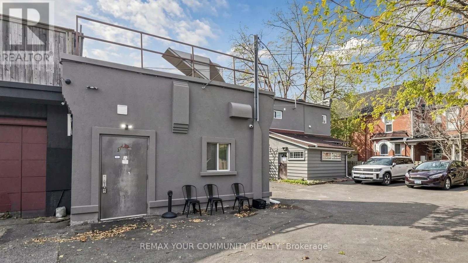 UNITS 6132 - 6140-6132 MAIN STREET N