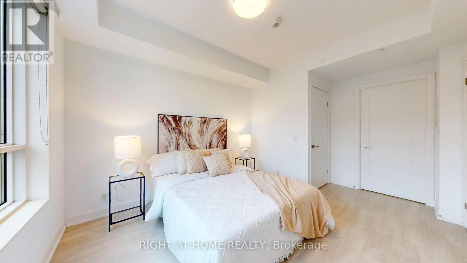 818 - 38 WATER WALK DRIVE