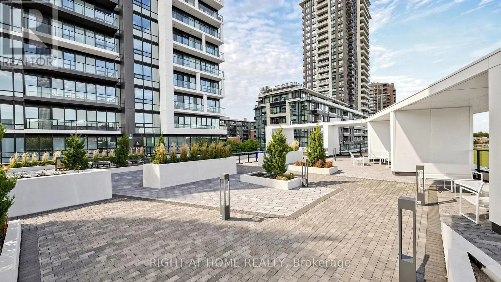 818 - 38 WATER WALK DRIVE