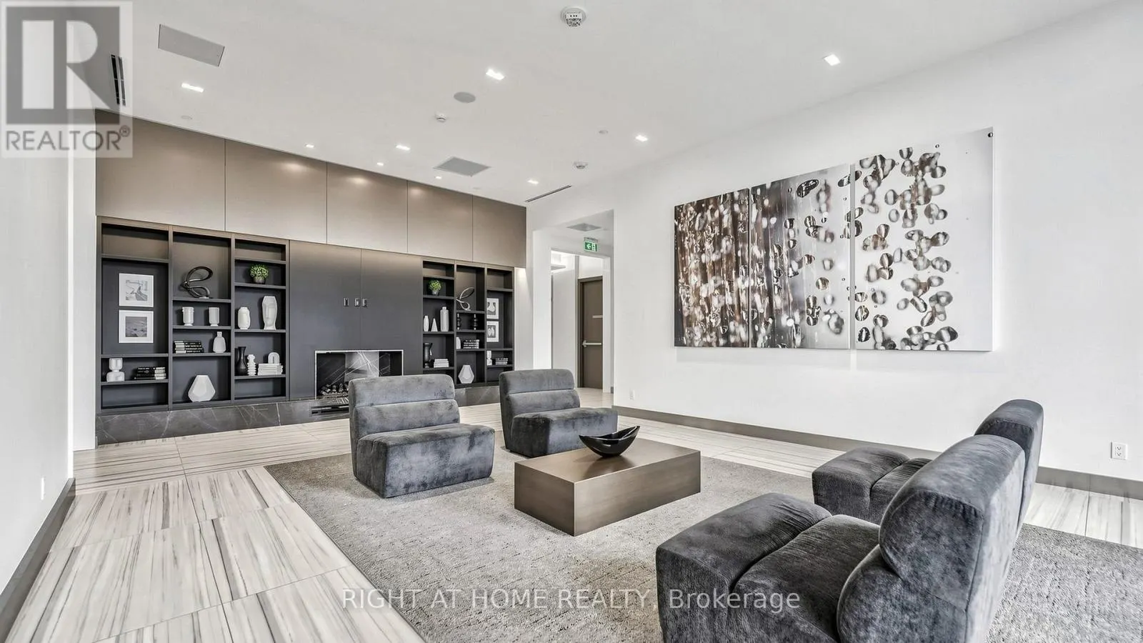 818 - 38 WATER WALK DRIVE