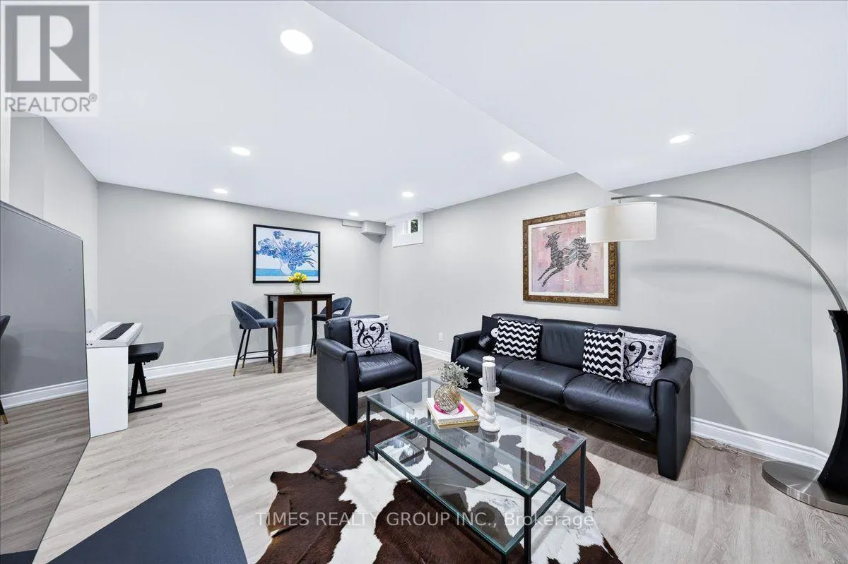 224 WESTWAY CRESCENT
