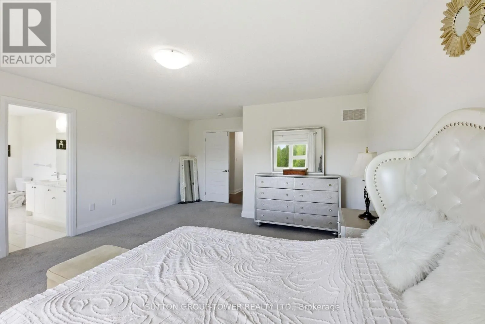 194 FERRAGINE CRESCENT