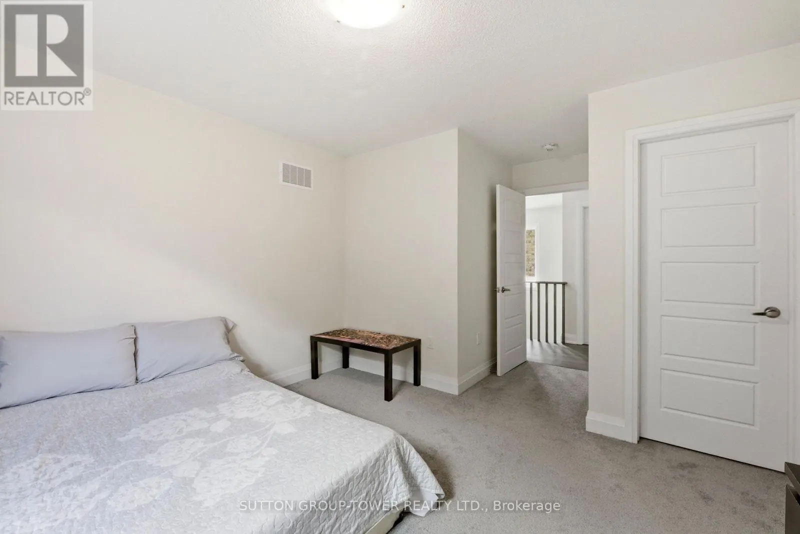 194 FERRAGINE CRESCENT