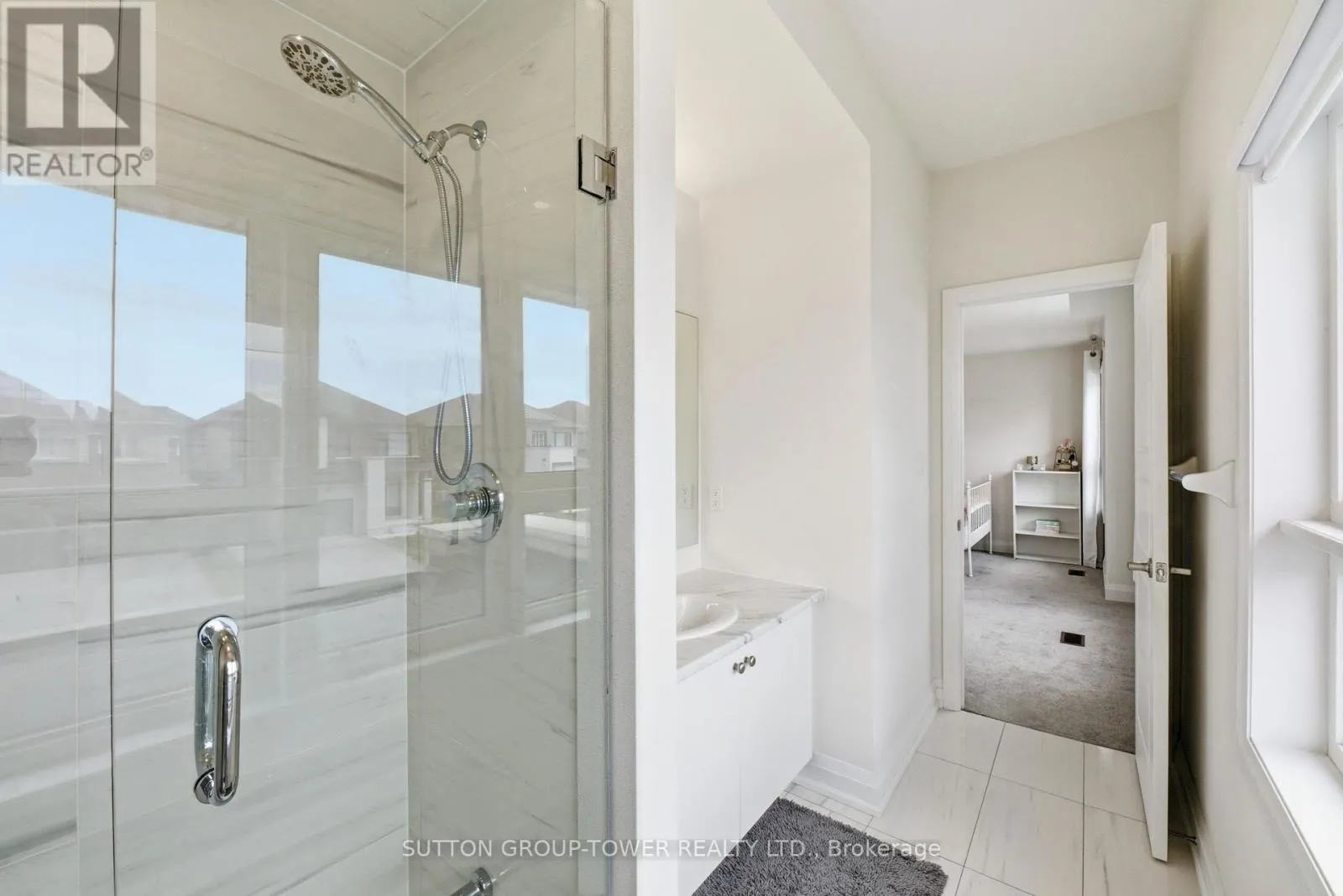 194 FERRAGINE CRESCENT