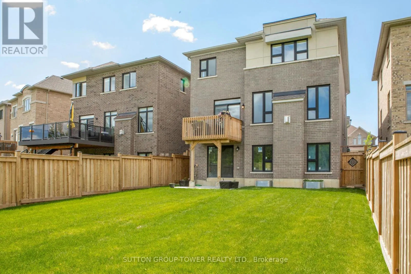 194 FERRAGINE CRESCENT