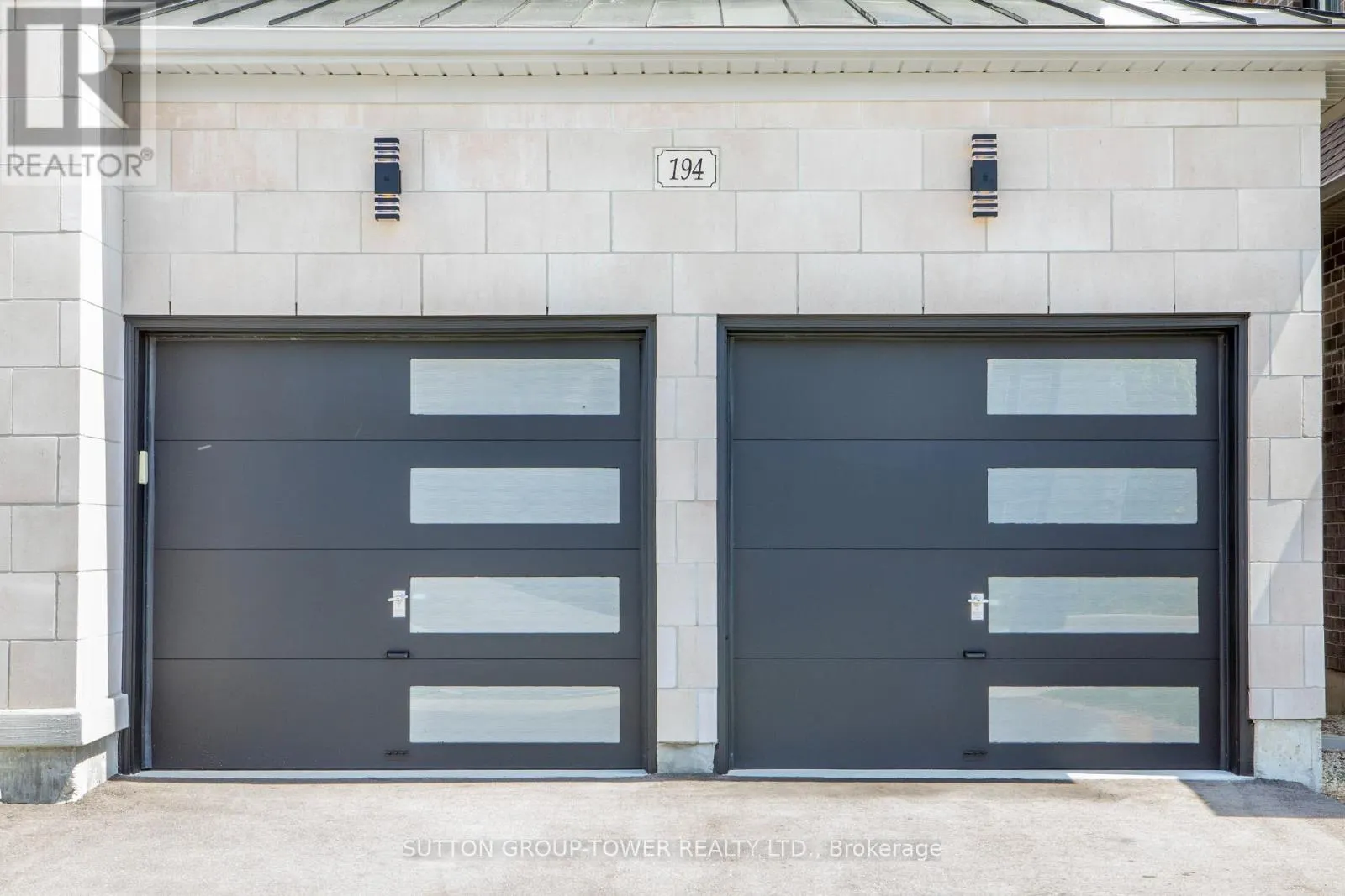 194 FERRAGINE CRESCENT