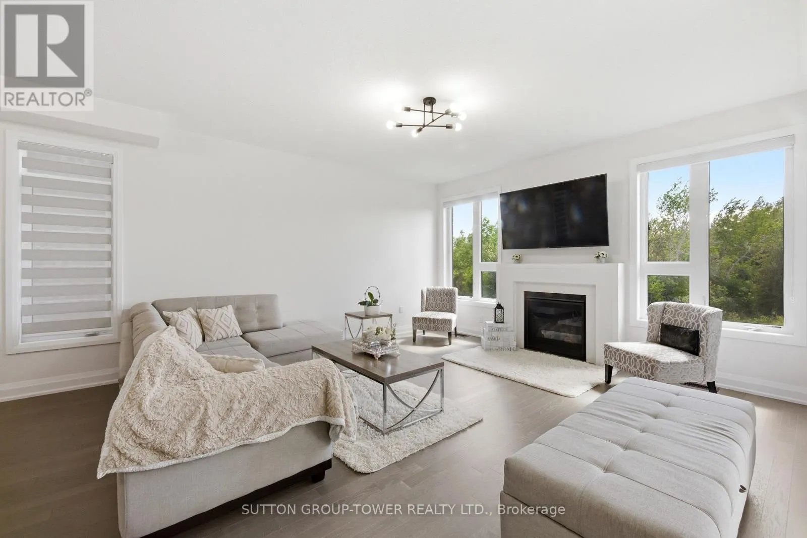 194 FERRAGINE CRESCENT