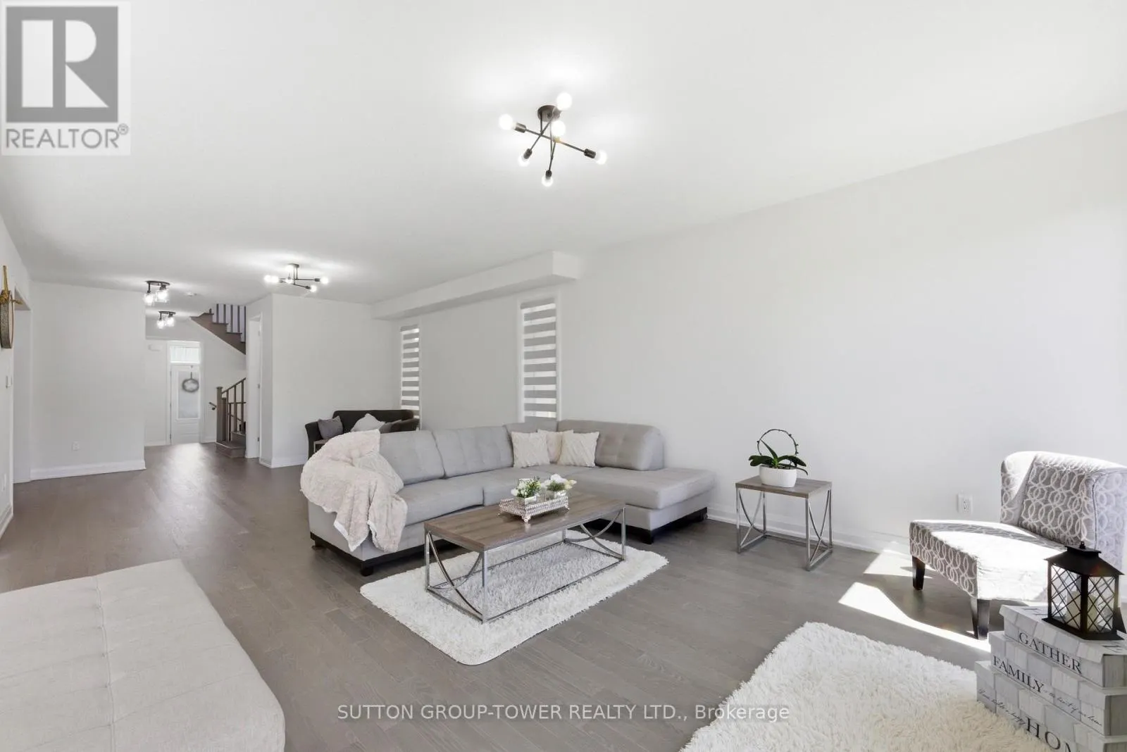 194 FERRAGINE CRESCENT