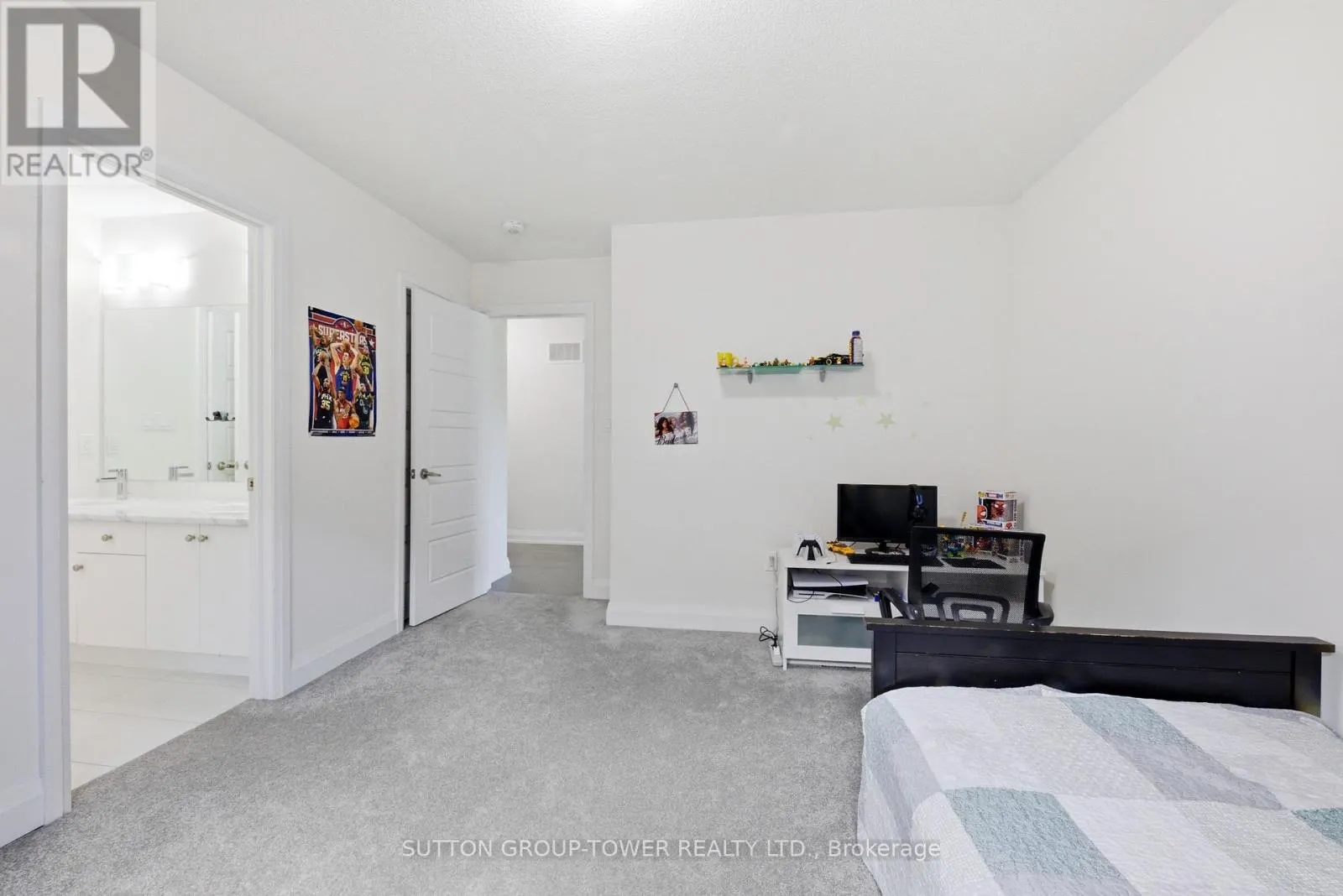 194 FERRAGINE CRESCENT