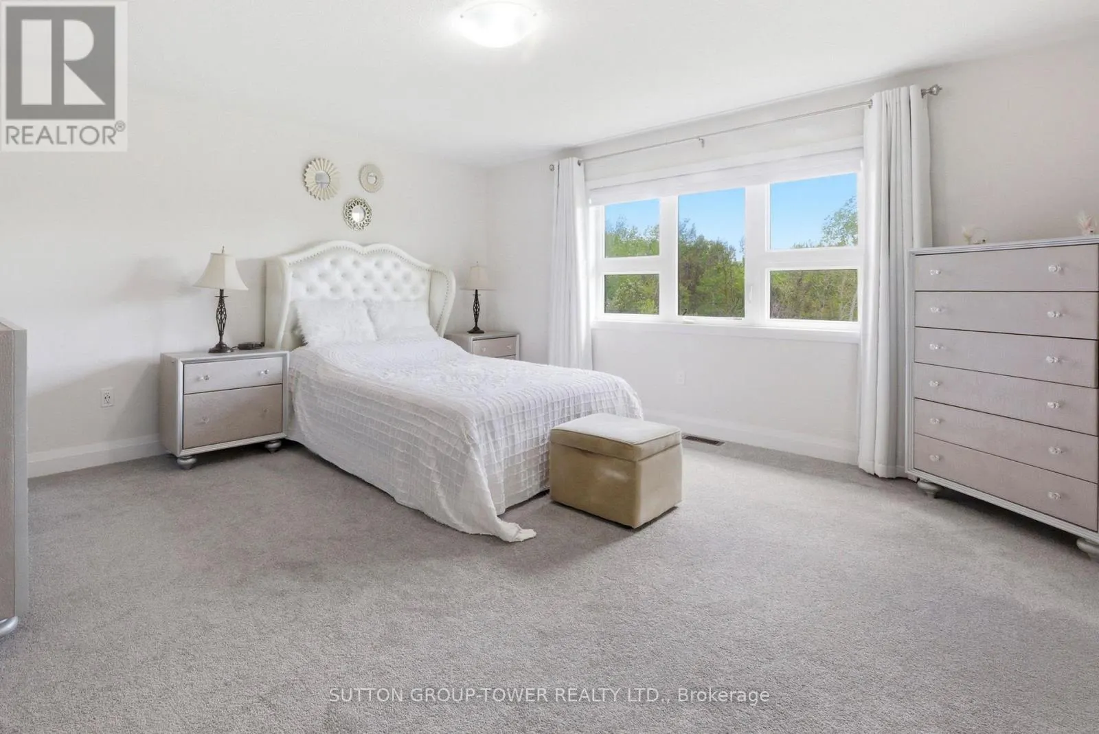 194 FERRAGINE CRESCENT