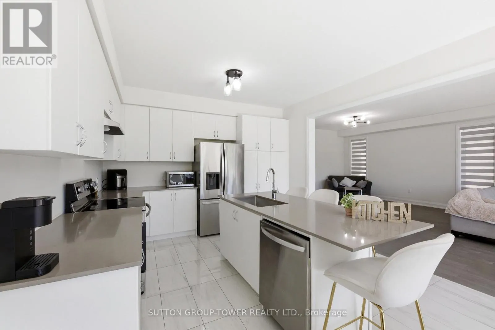 194 FERRAGINE CRESCENT