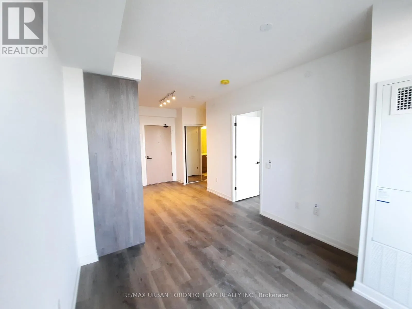1803 - 8 INTERCHANGE WAY