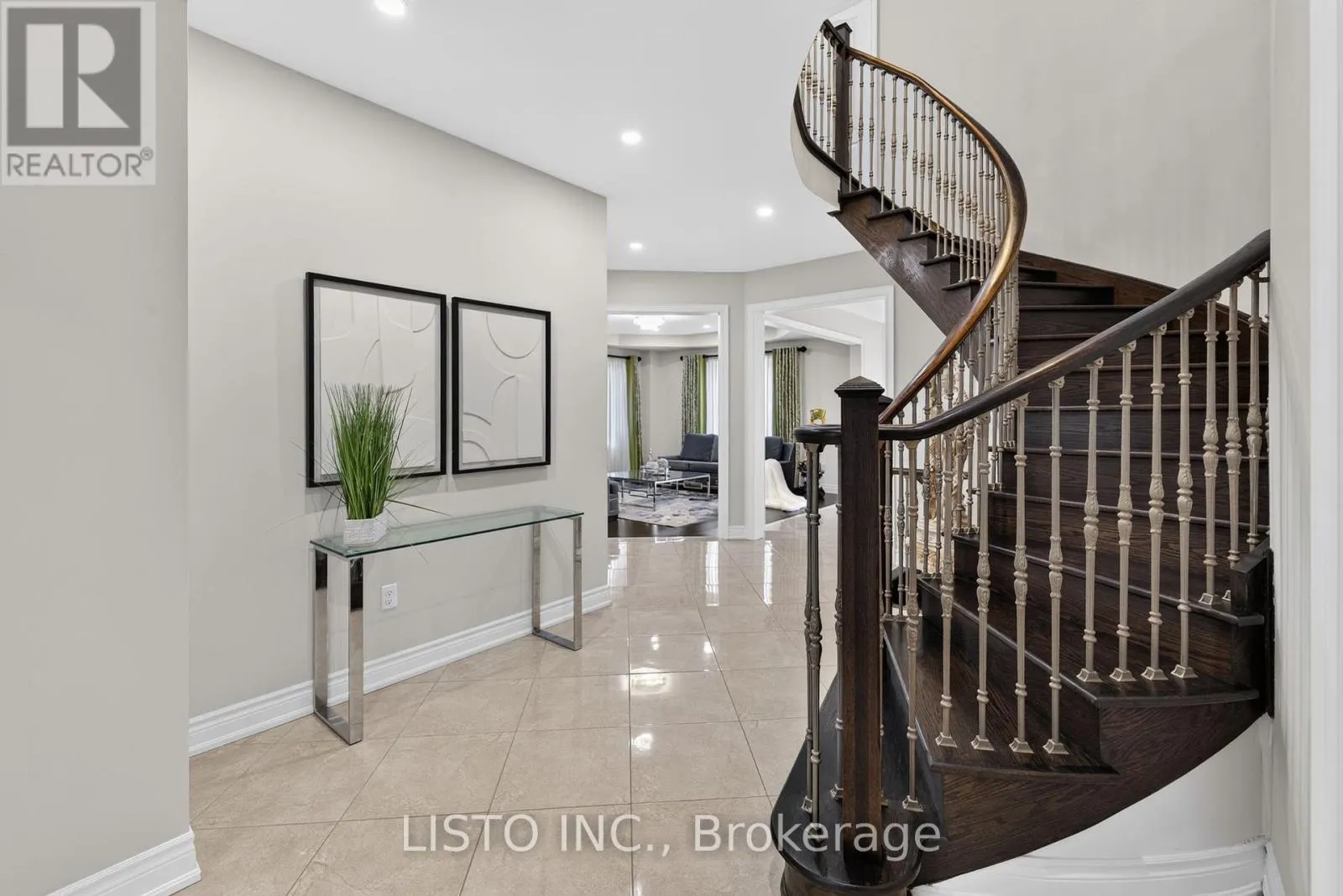 34 GREENFOREST GROVE