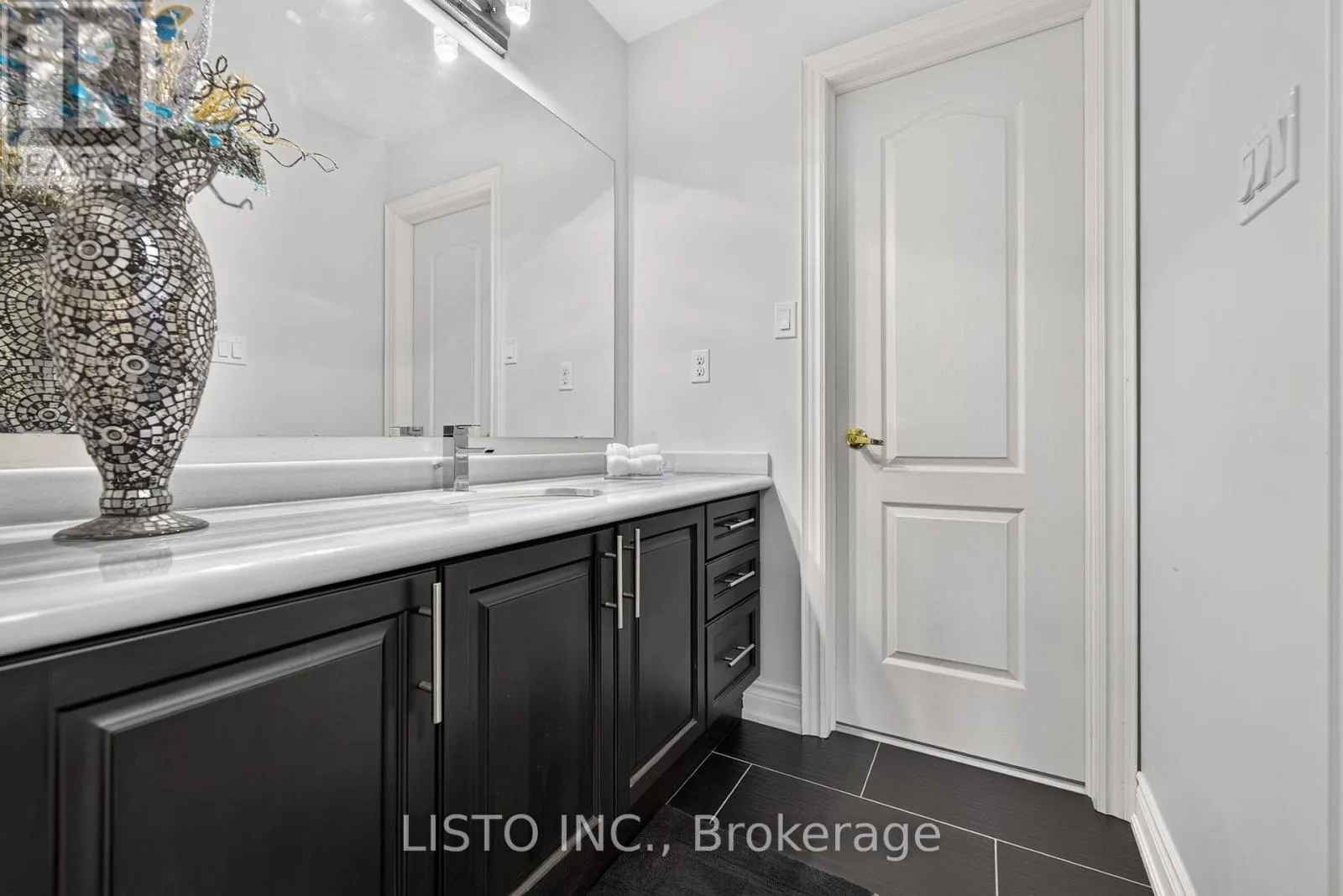 34 GREENFOREST GROVE