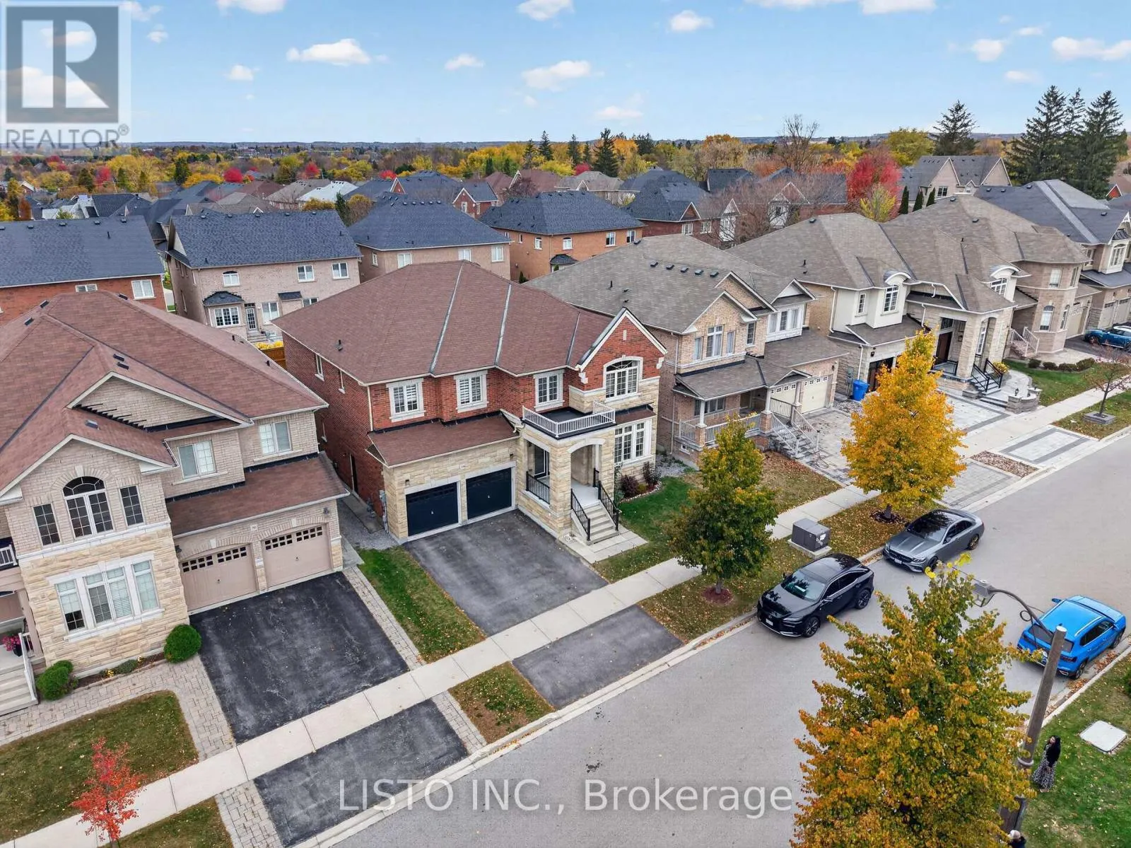 34 GREENFOREST GROVE