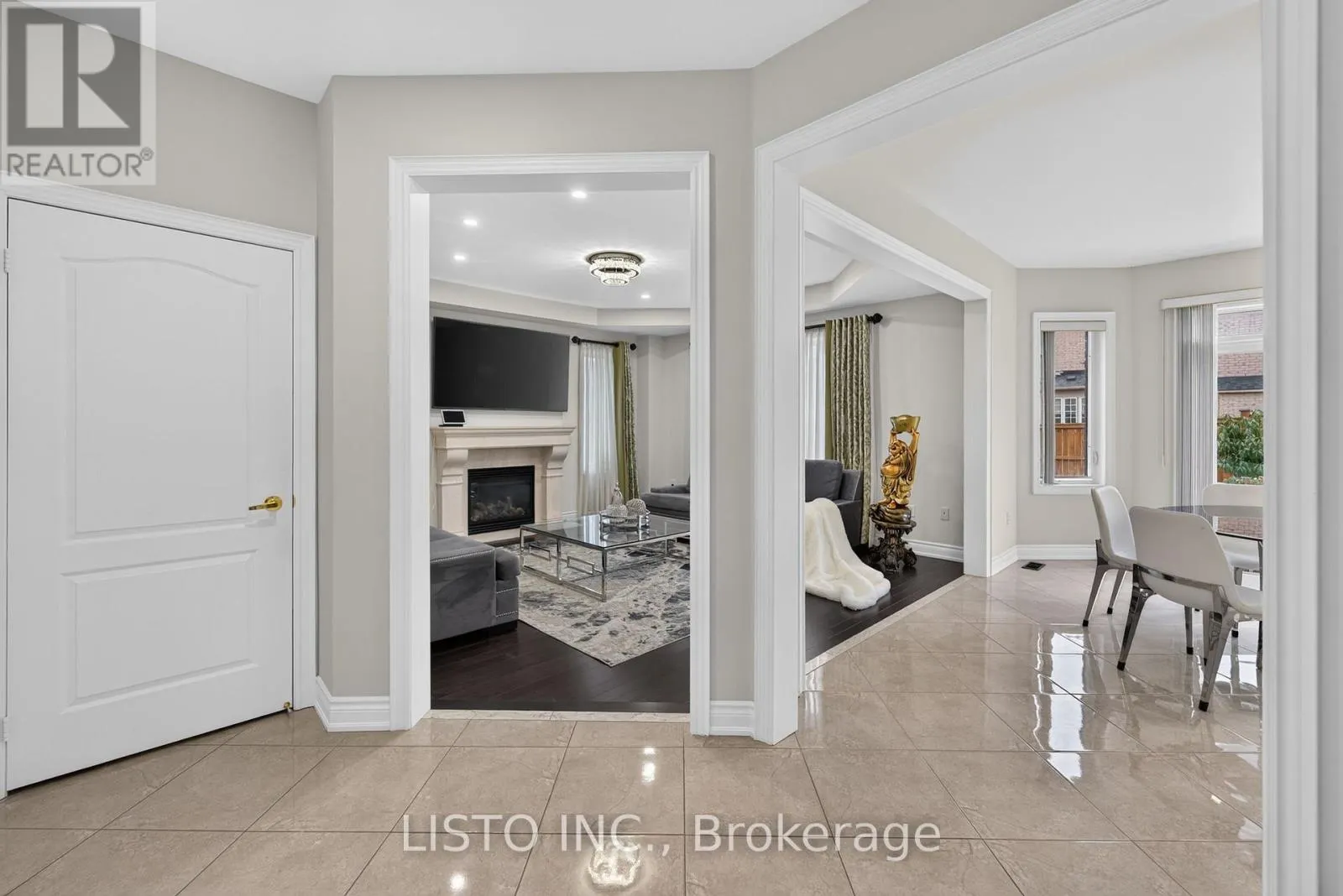 34 GREENFOREST GROVE
