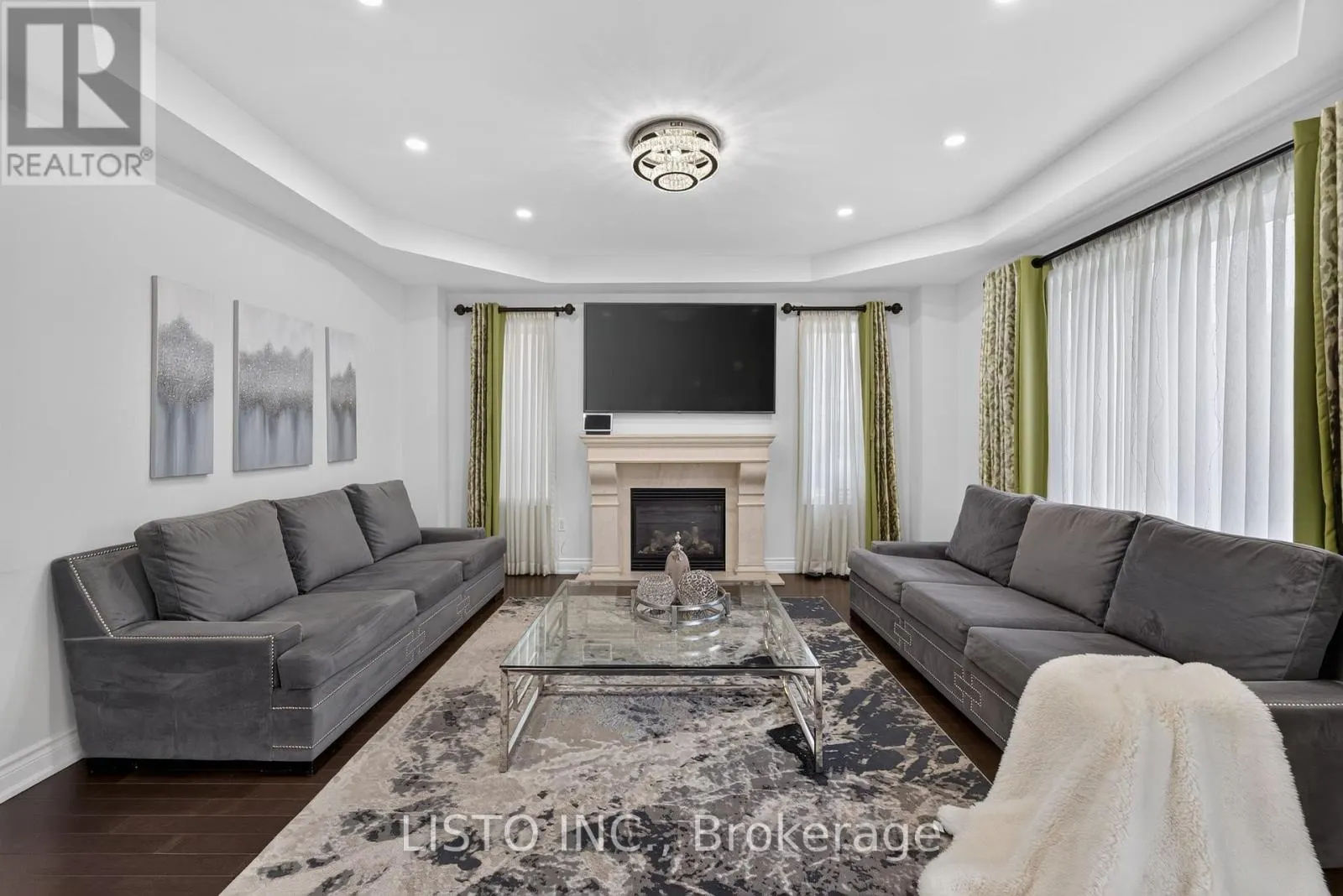 34 GREENFOREST GROVE