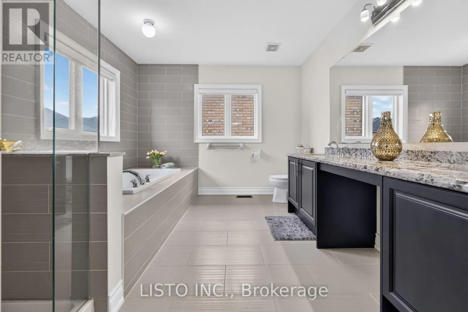 34 GREENFOREST GROVE