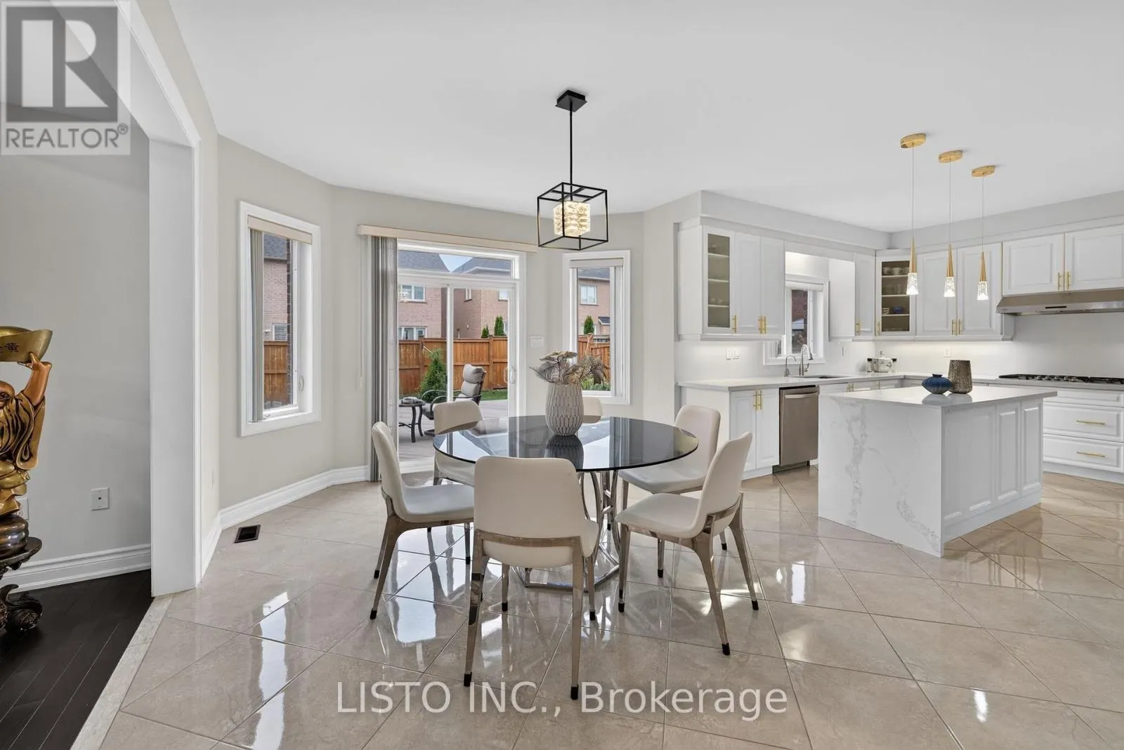 34 GREENFOREST GROVE