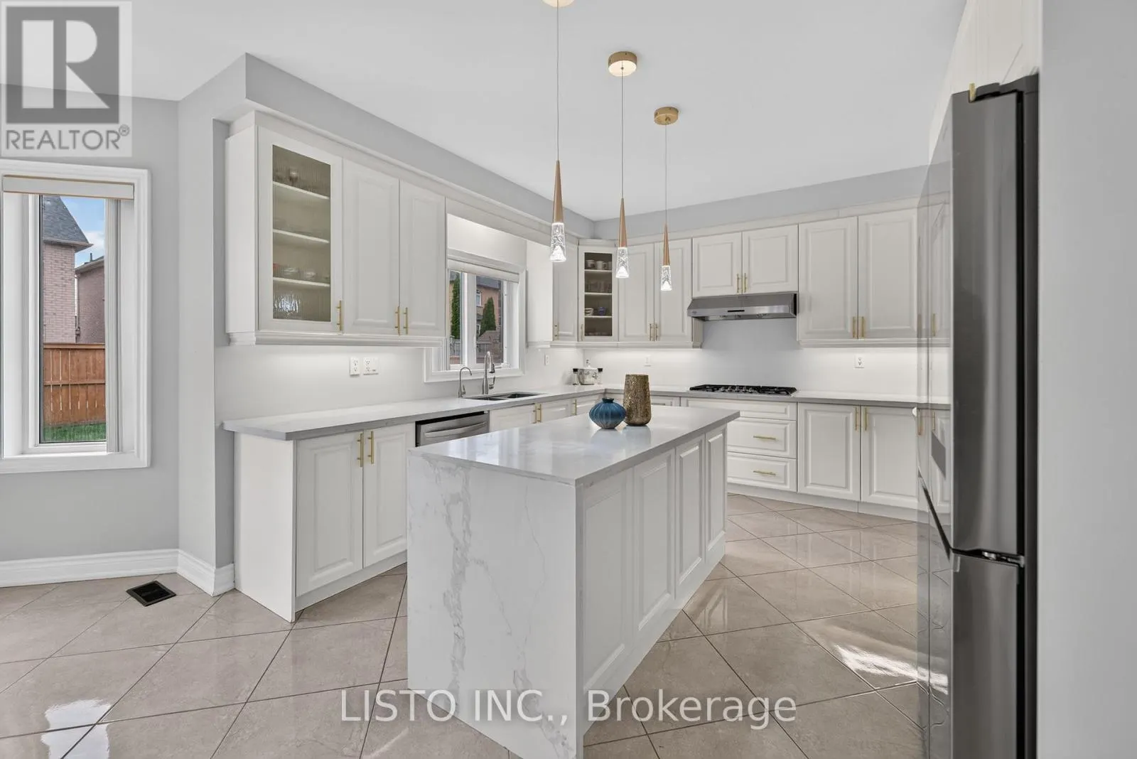 34 GREENFOREST GROVE