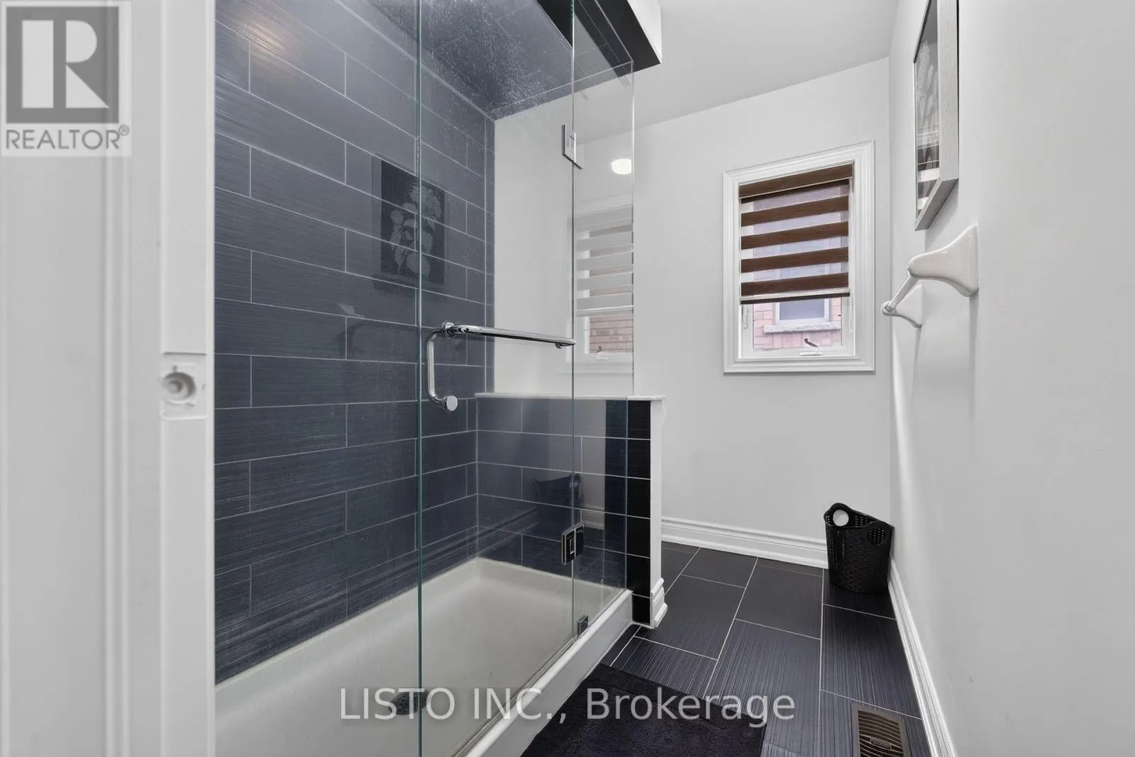 34 GREENFOREST GROVE