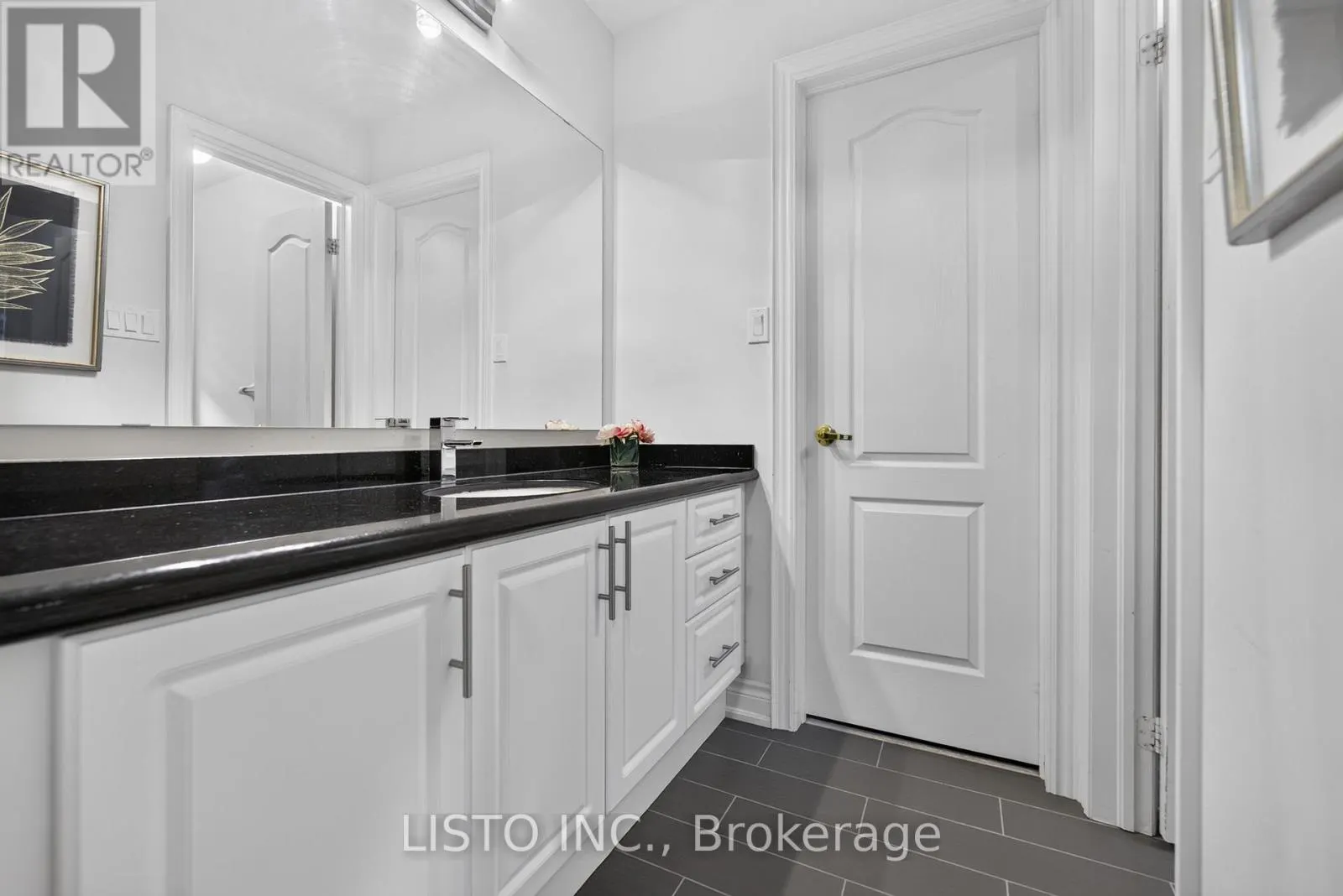 34 GREENFOREST GROVE