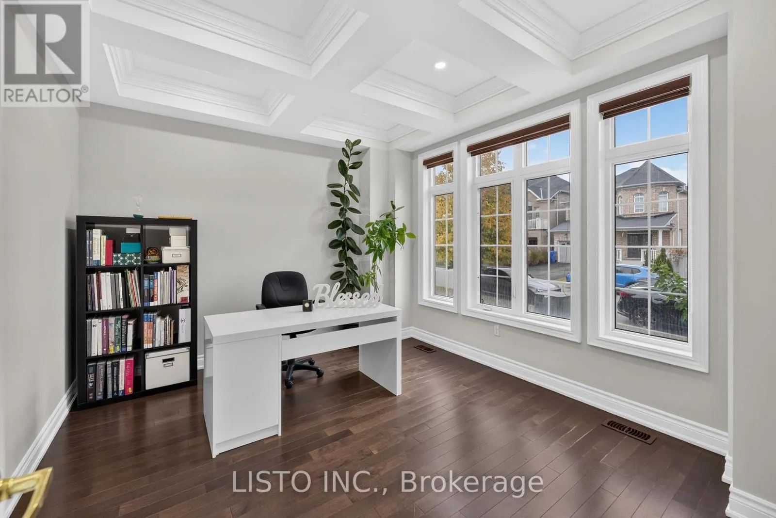 34 GREENFOREST GROVE