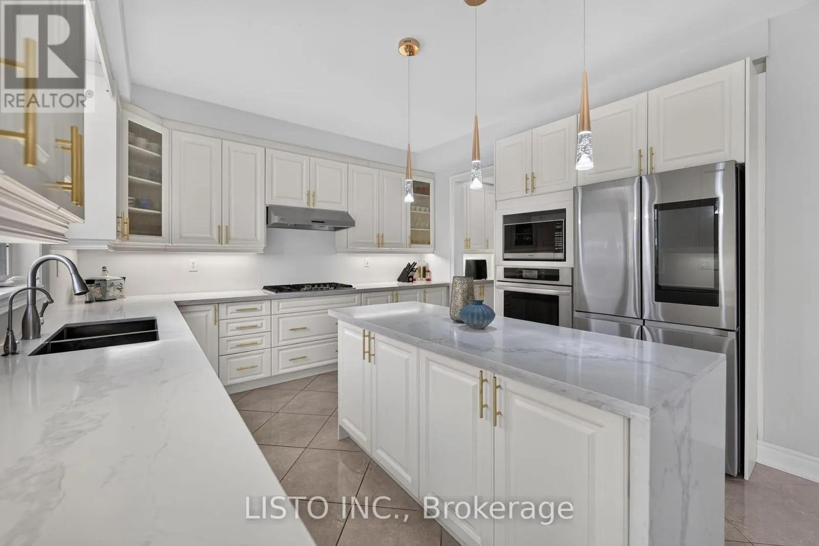 34 GREENFOREST GROVE