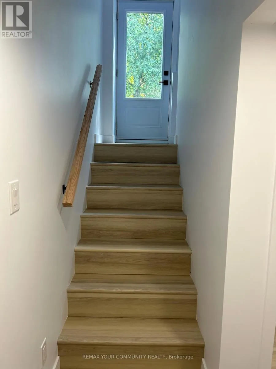 BSMT - 206 LAIDLAW STREET S