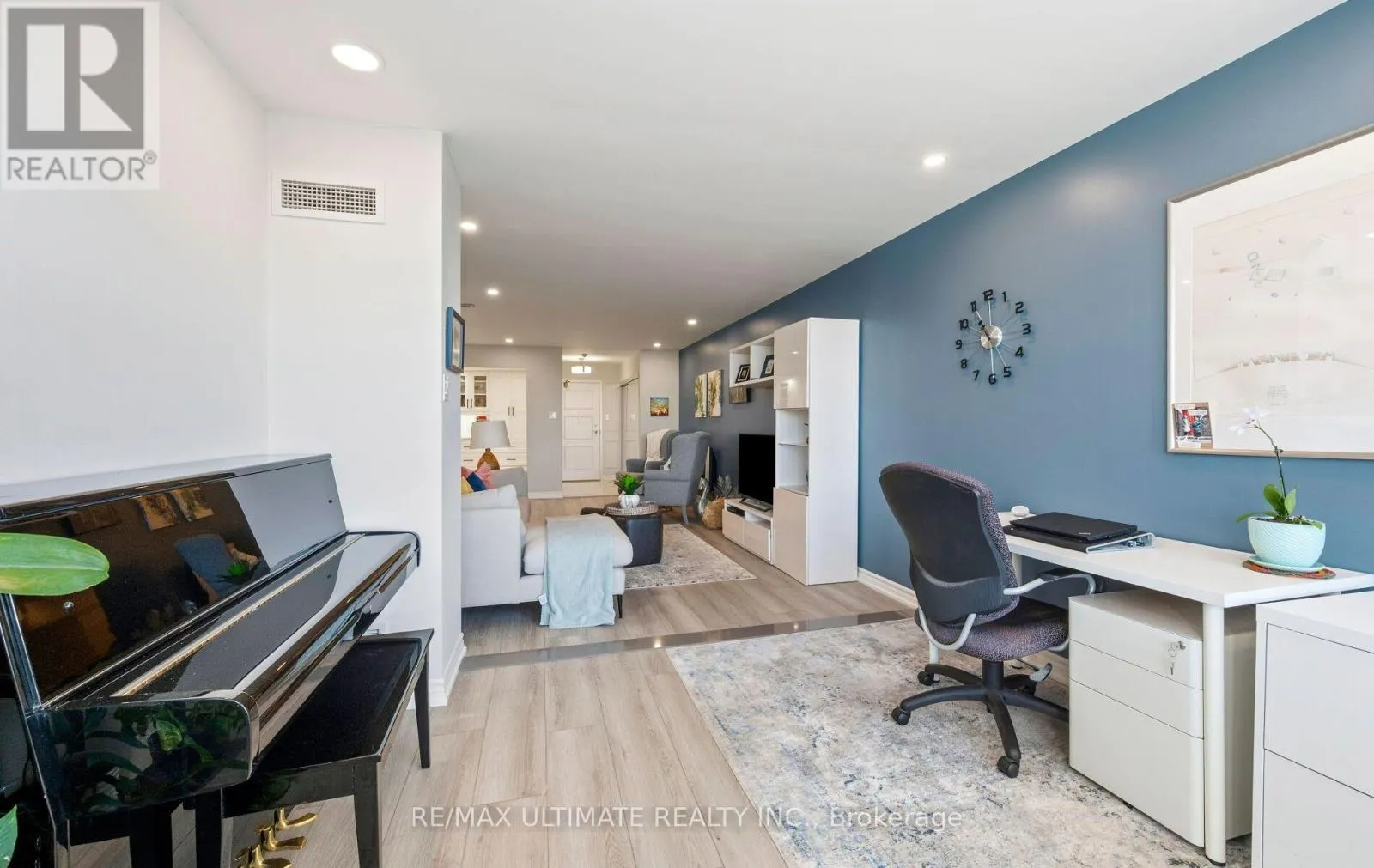 PH9 - 55 AUSTIN DRIVE
