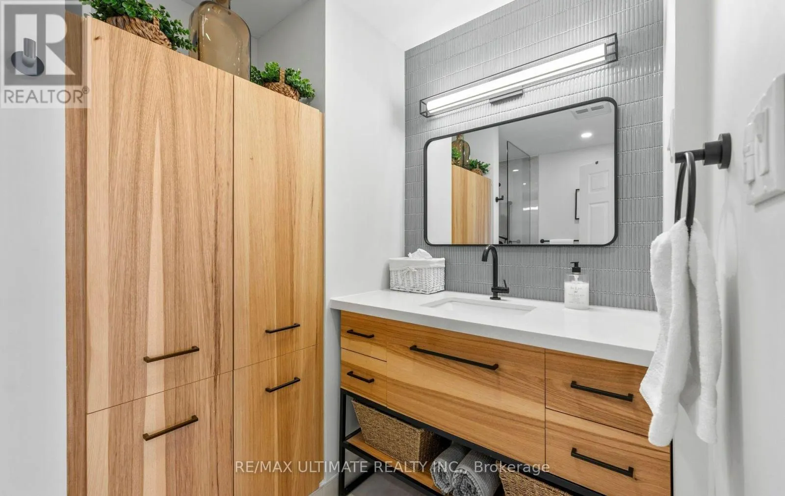 PH9 - 55 AUSTIN DRIVE