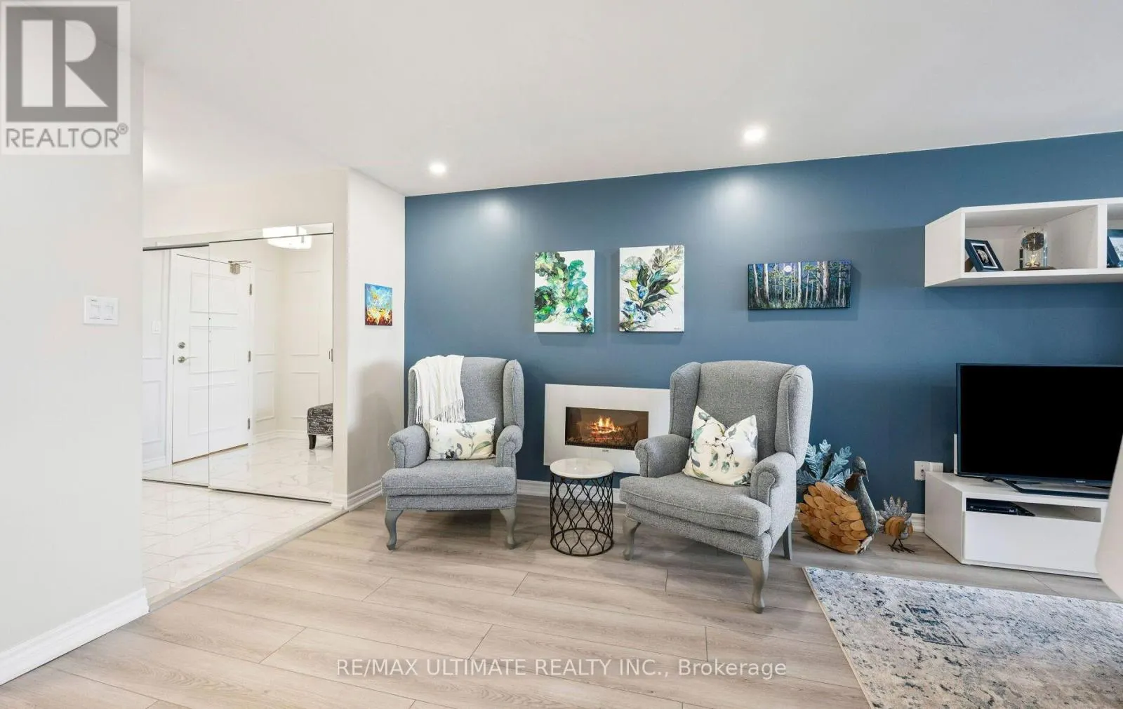 PH9 - 55 AUSTIN DRIVE