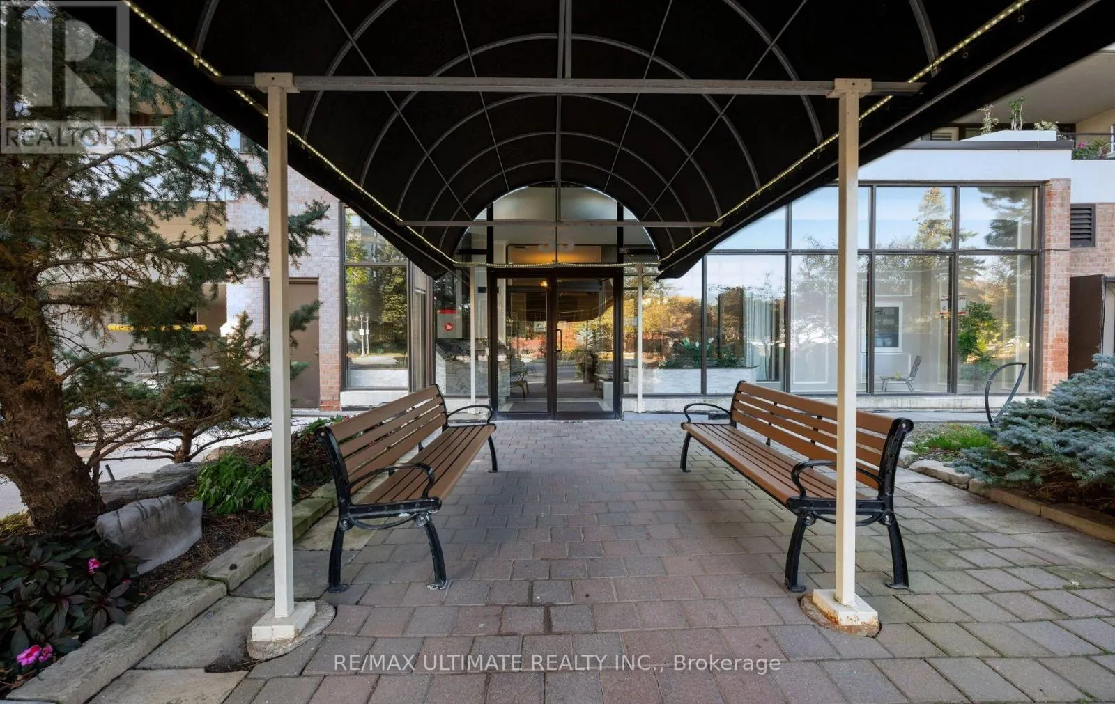 PH9 - 55 AUSTIN DRIVE