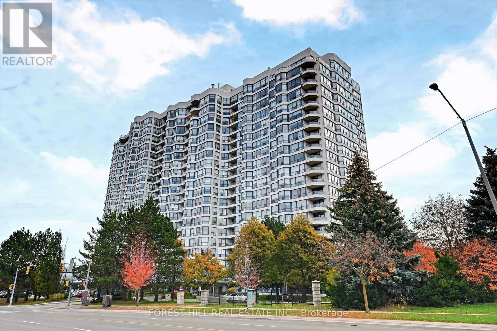 1606 - 1 CLARK AVENUE
