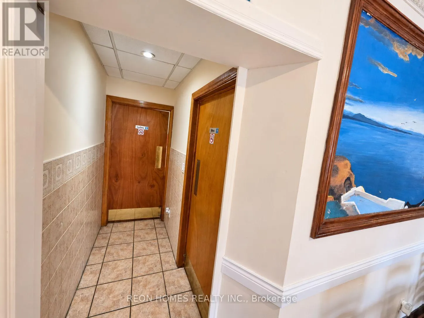 126 VICTORIA STREET W