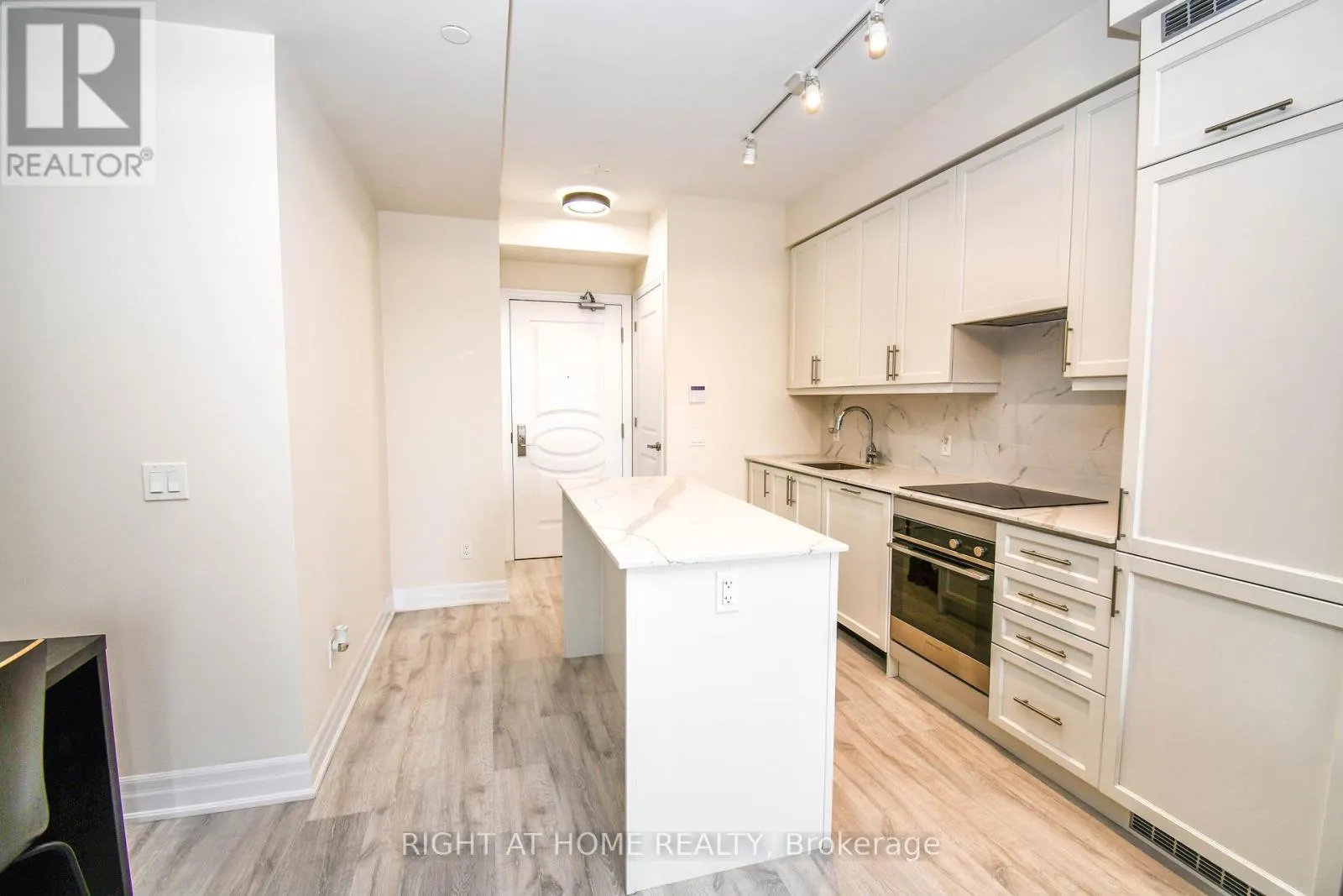 811 - 9085 JANE STREET