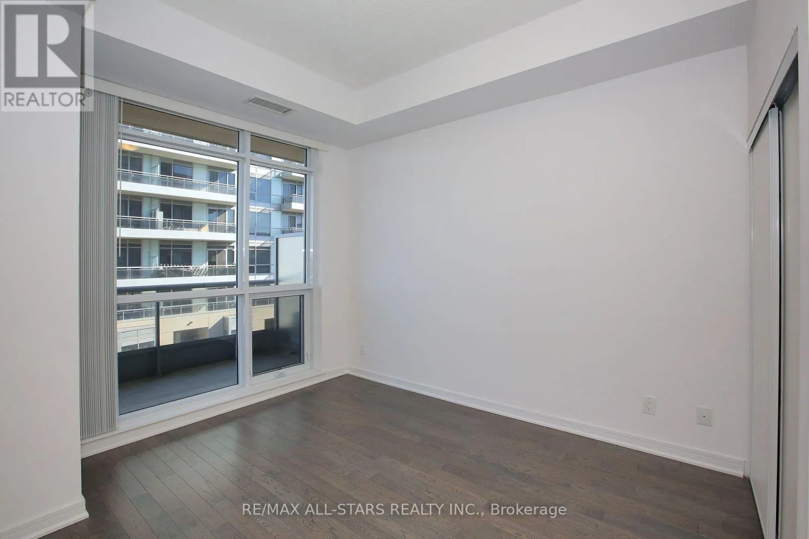 SW 807 - 9191 YONGE STREET