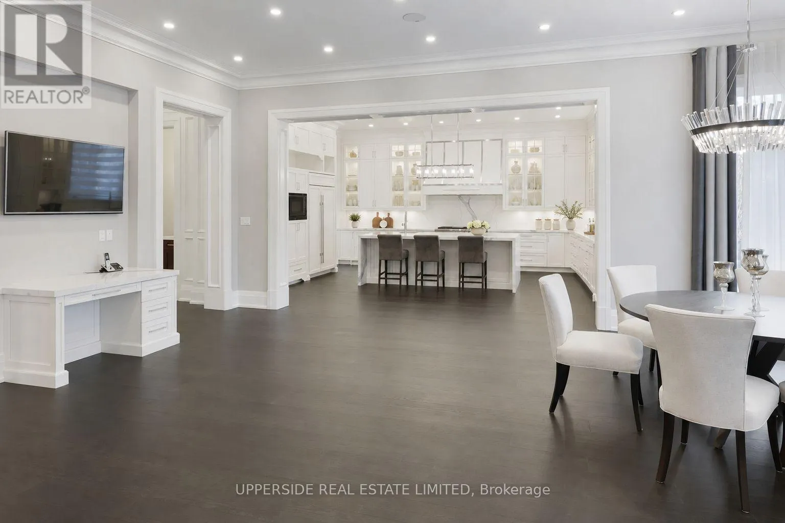 28 THORNRIDGE DRIVE