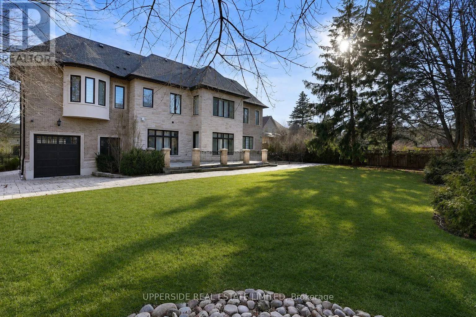 28 THORNRIDGE DRIVE