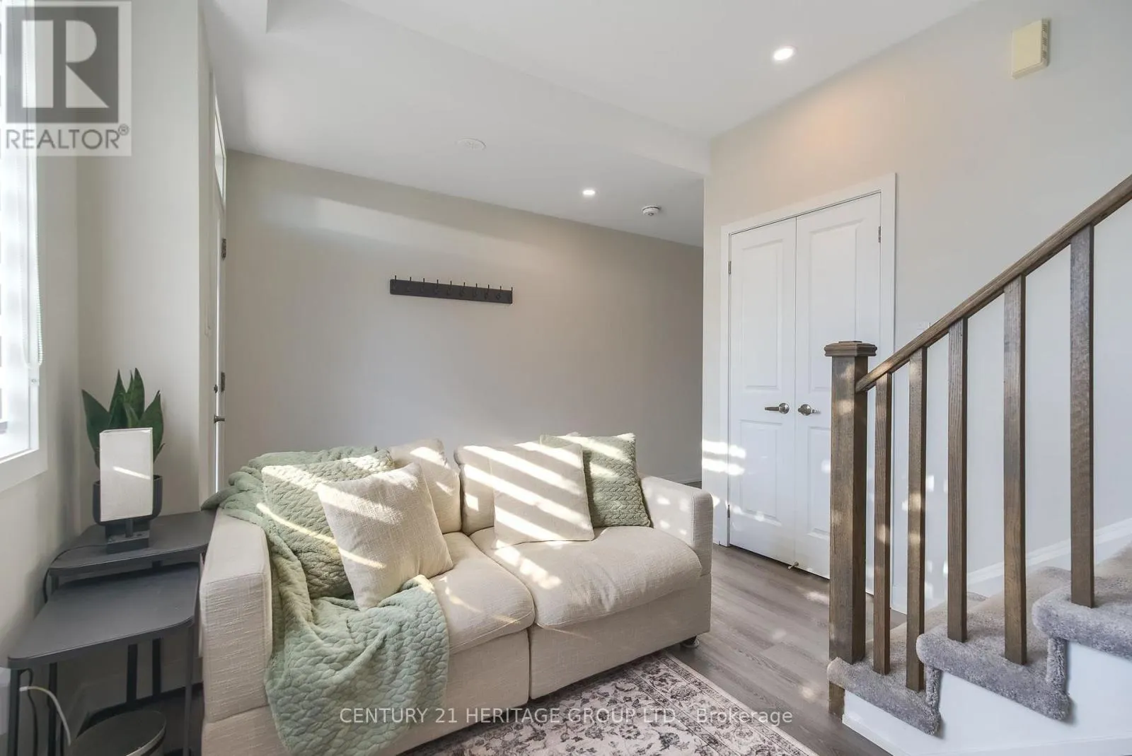 44 SAINTFIELD DRIVE