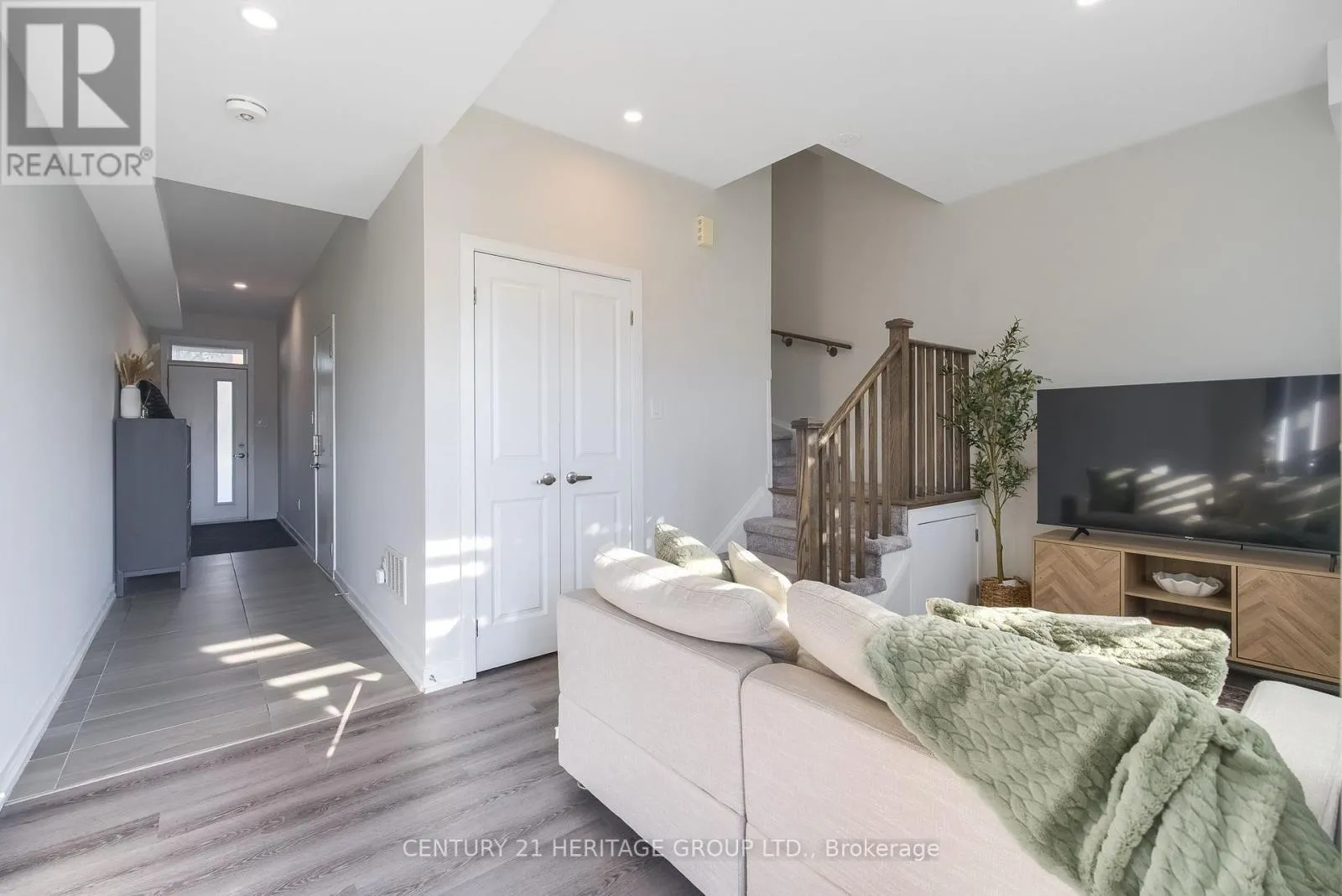 44 SAINTFIELD DRIVE