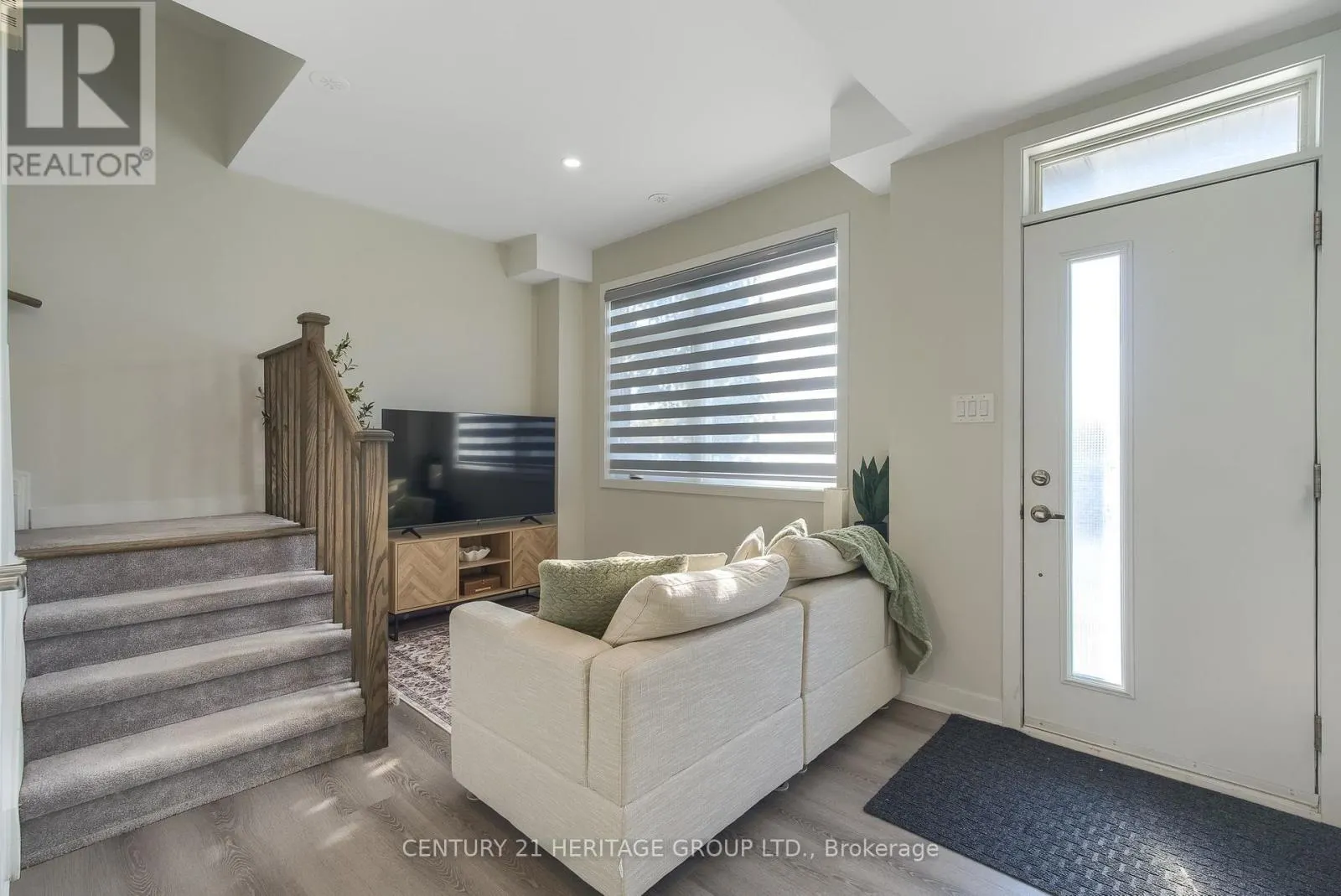44 SAINTFIELD DRIVE