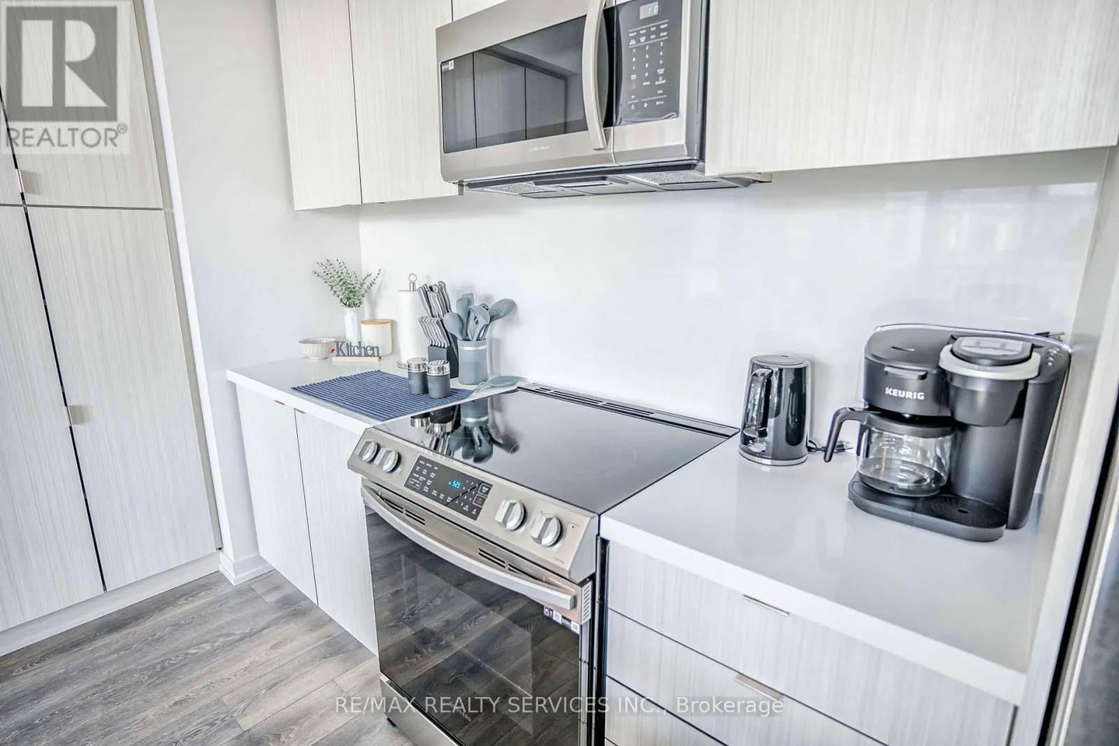 403 - 415 SEA RAY AVENUE